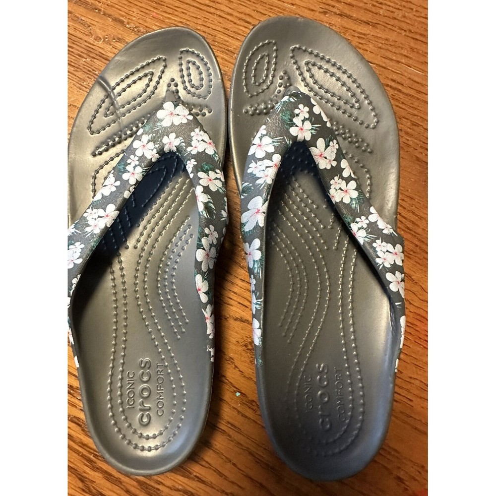 Iconic Croc Floral Sandals Size 7 Women’s